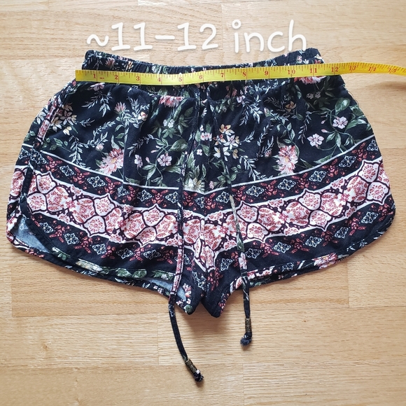 Pink Republic Shorts - Picture 4 of 6